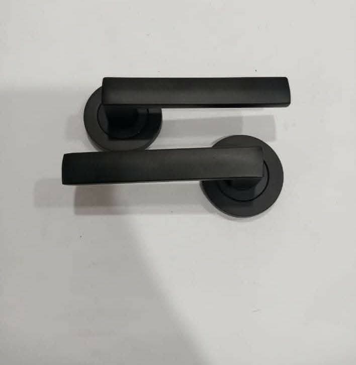 Kare Leydi Siyah Aynalı Kapı Kolu