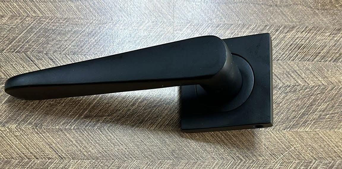 Noktalı Rozet Kapı Kolu